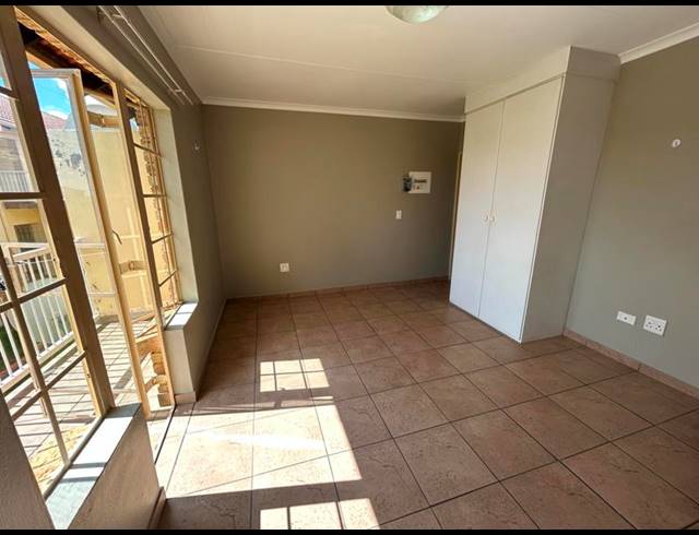 1 BEDROOM APARTMENT FOR SALE IN THE REEDS